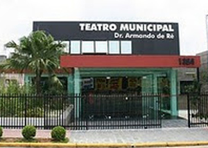 Teatro Municipal Doutor Armando de Re em Suzano